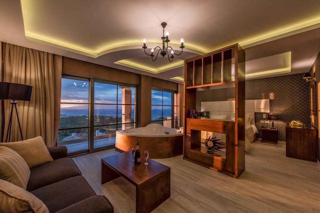 Elegance Luxury Executive Suites - Adults Only Tragaki Camera foto