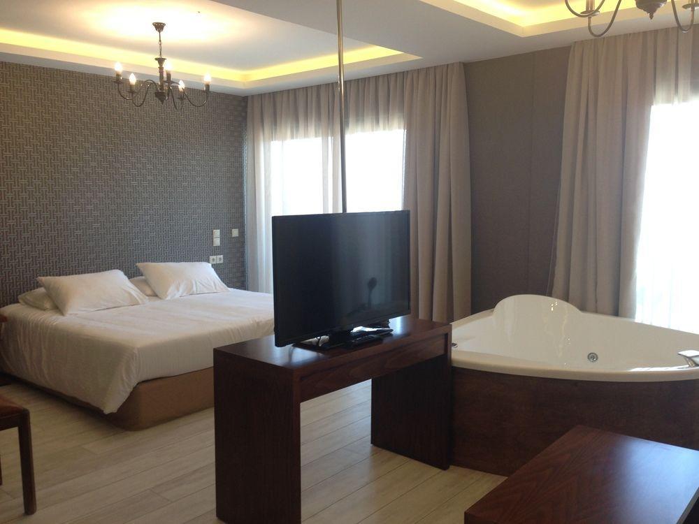 Elegance Luxury Executive Suites - Adults Only Tragaki Esterno foto